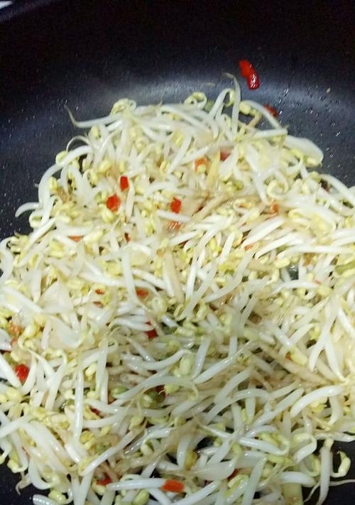 雪菜炒绿豆芽，清爽美味的夏日佳肴（雪菜和绿豆芽的碰撞）  第2张
