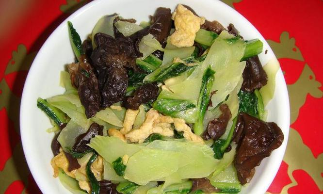 美味清爽——莴笋木耳（健康美食的最佳选择）