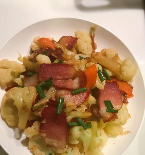 五花肉炒花菜，家常美食大全（用五花肉炒出的花菜）