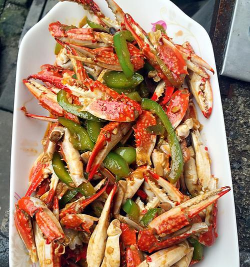 烧螃蟹（领略美食艺术的魅力）